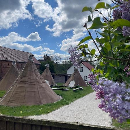 Hotel Kuckunniwi Tipidorf Tauche Exteriér fotografie