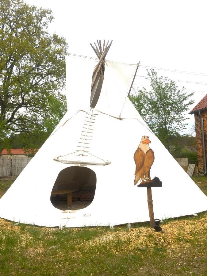 Hotel Kuckunniwi Tipidorf Tauche Exteriér fotografie