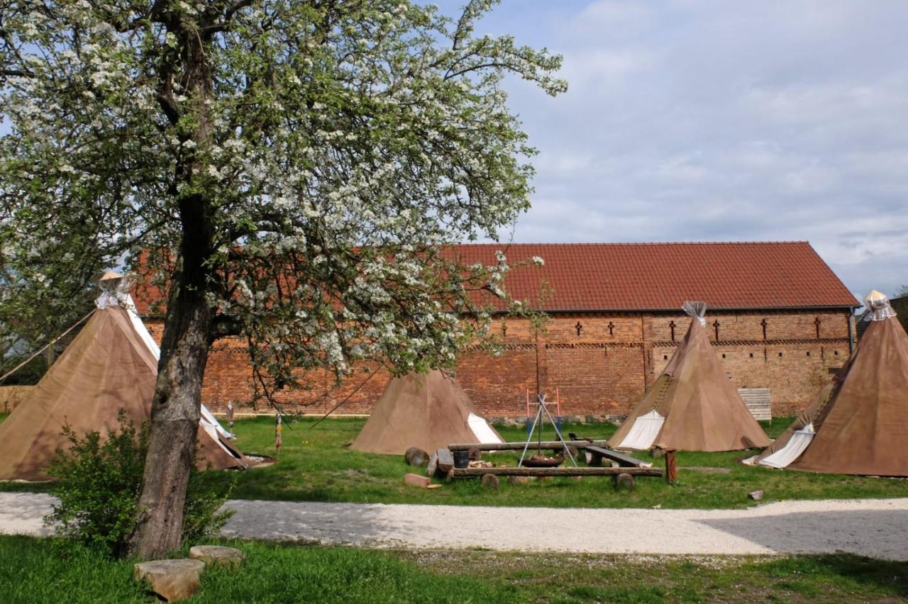 Hotel Kuckunniwi Tipidorf Tauche Exteriér fotografie