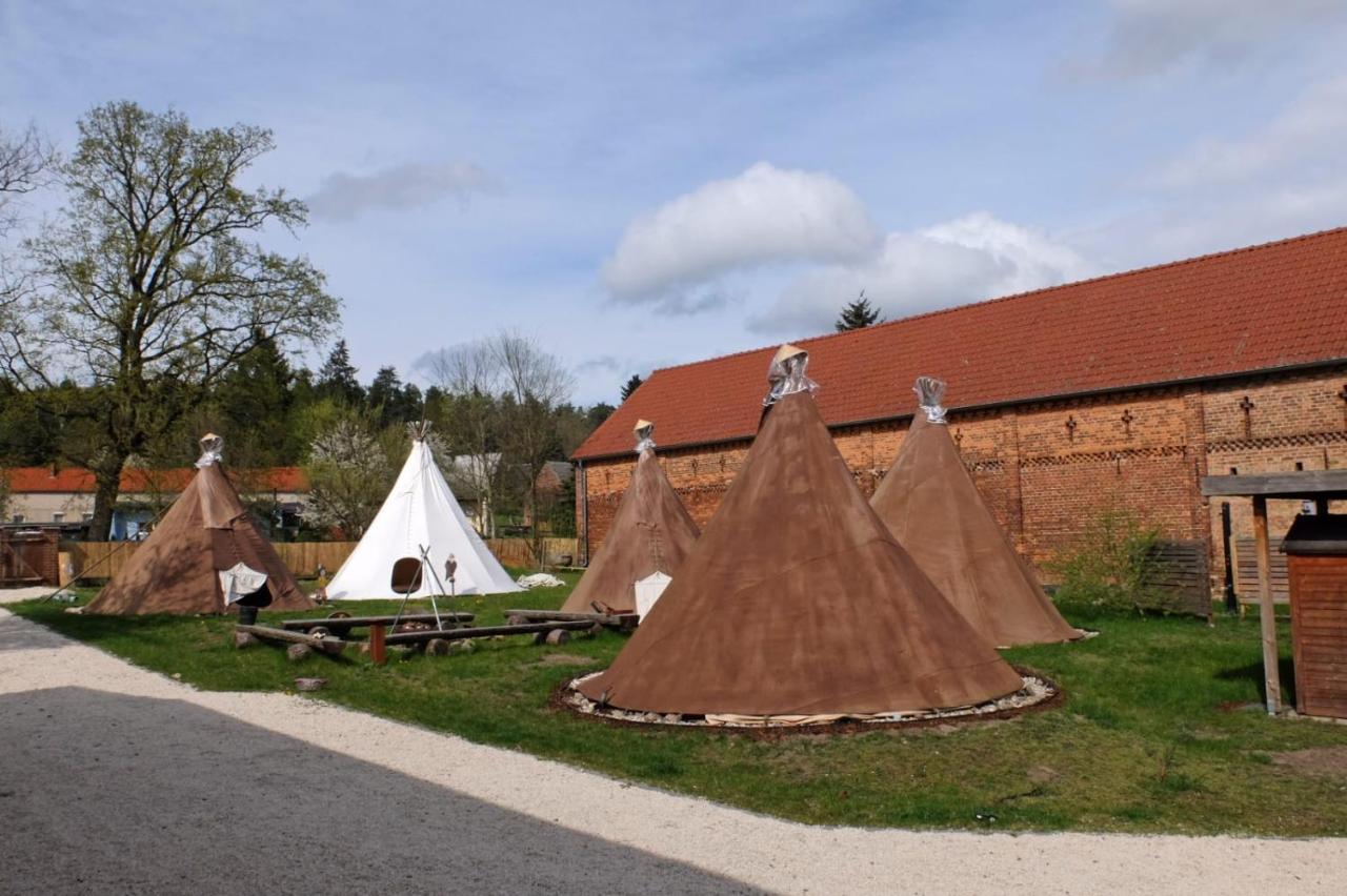Hotel Kuckunniwi Tipidorf Tauche Exteriér fotografie