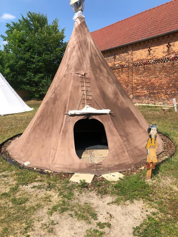Hotel Kuckunniwi Tipidorf Tauche Exteriér fotografie