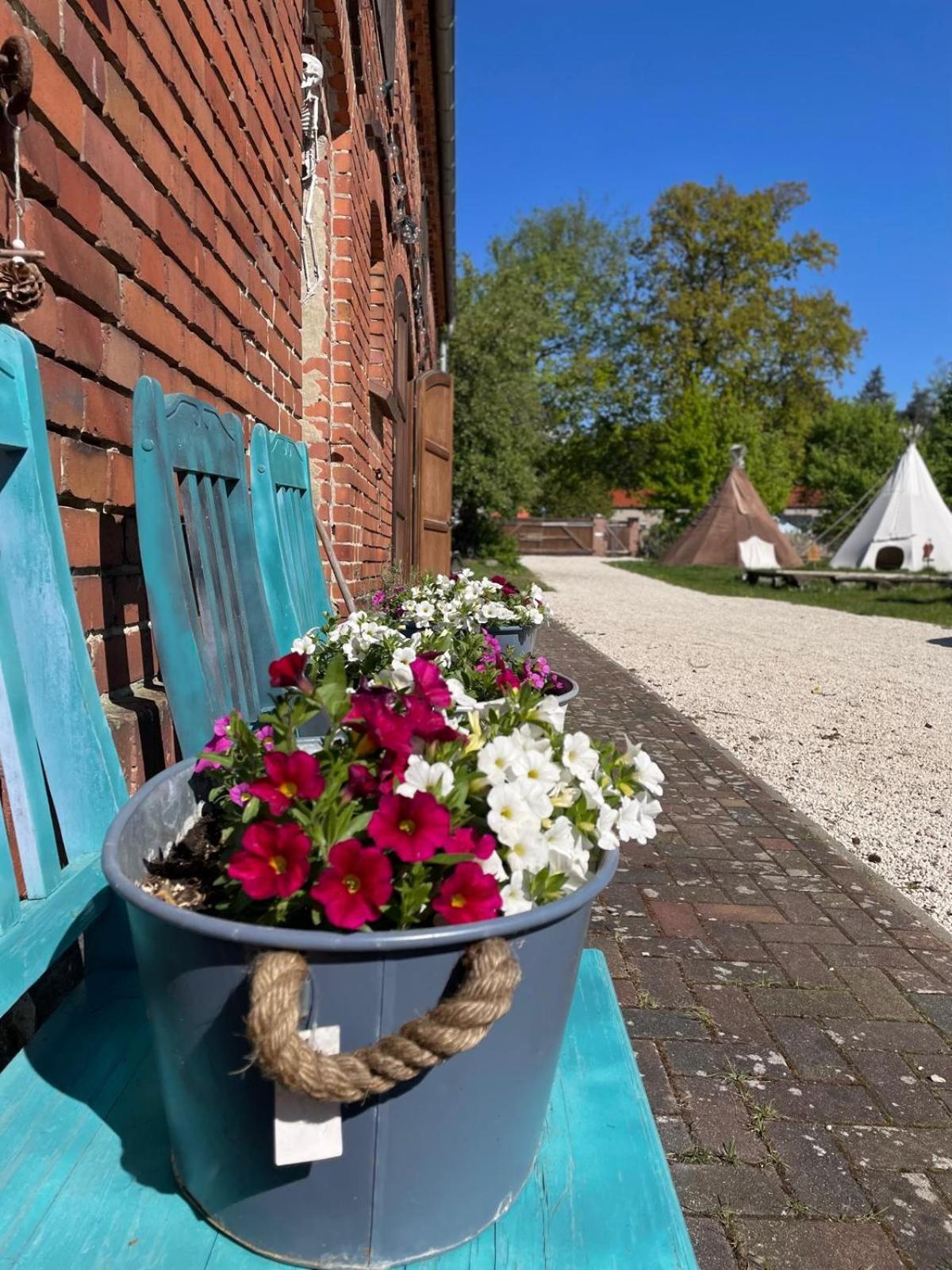 Hotel Kuckunniwi Tipidorf Tauche Exteriér fotografie