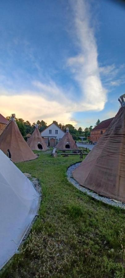 Hotel Kuckunniwi Tipidorf Tauche Exteriér fotografie