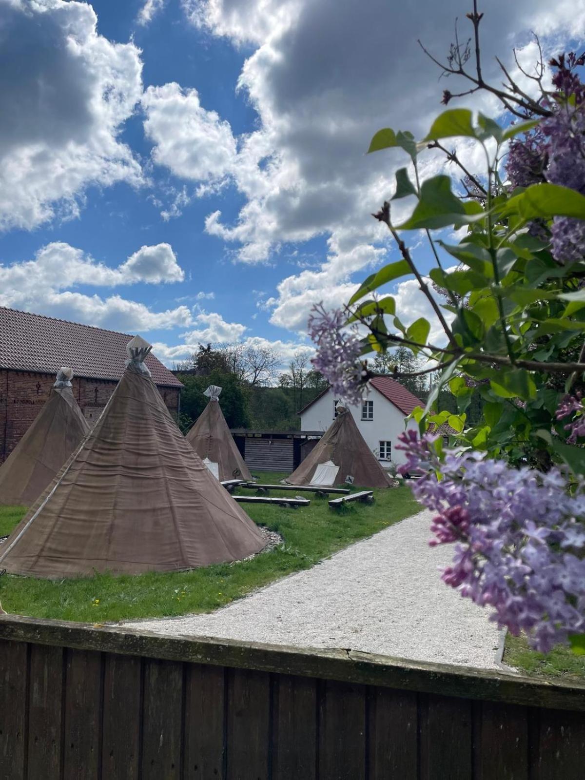 Hotel Kuckunniwi Tipidorf Tauche Exteriér fotografie