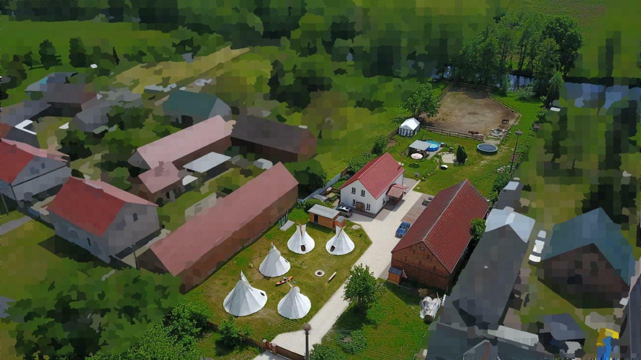 Hotel Kuckunniwi Tipidorf Tauche Exteriér fotografie